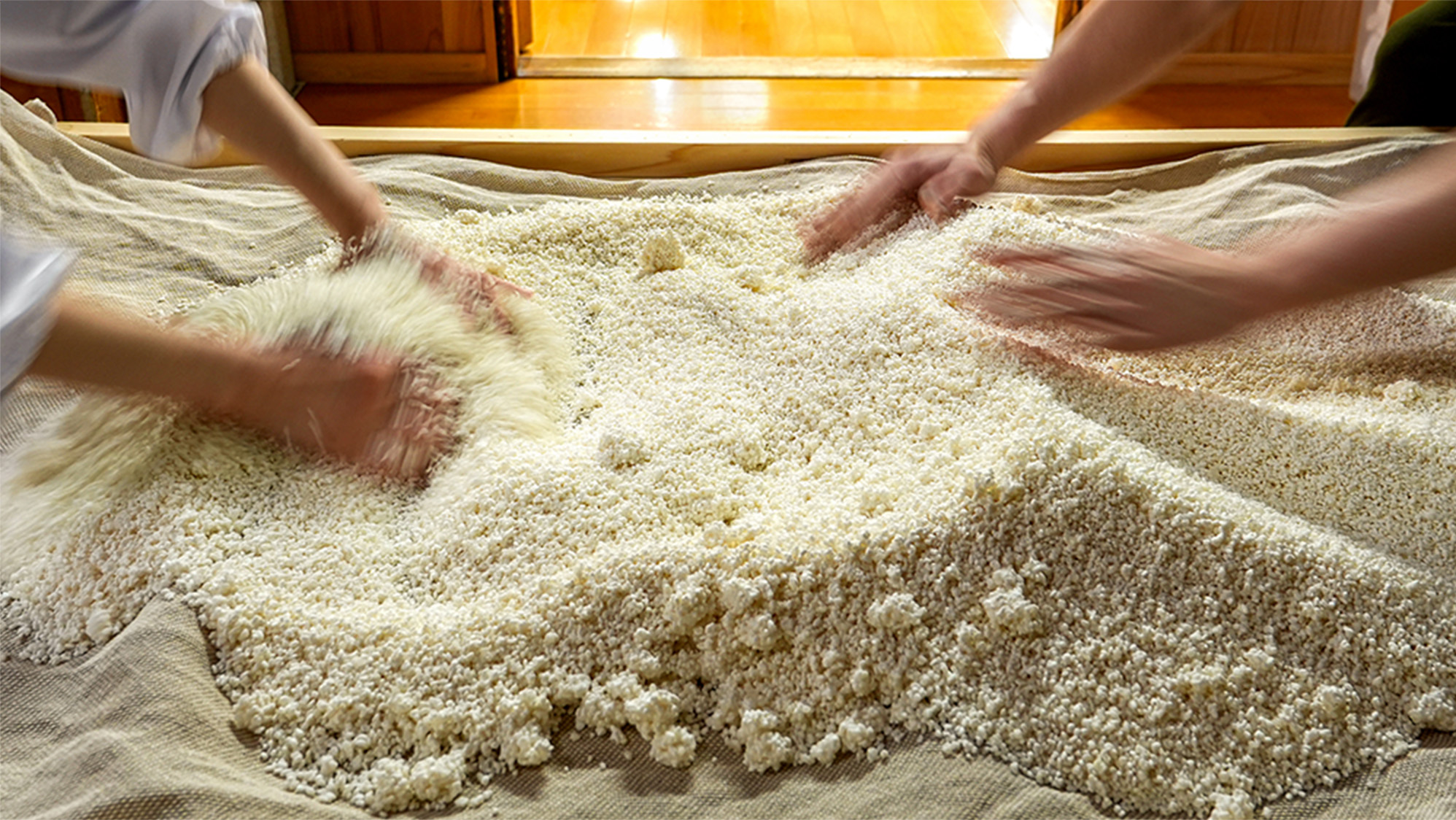 槽掛けしぼりの様子